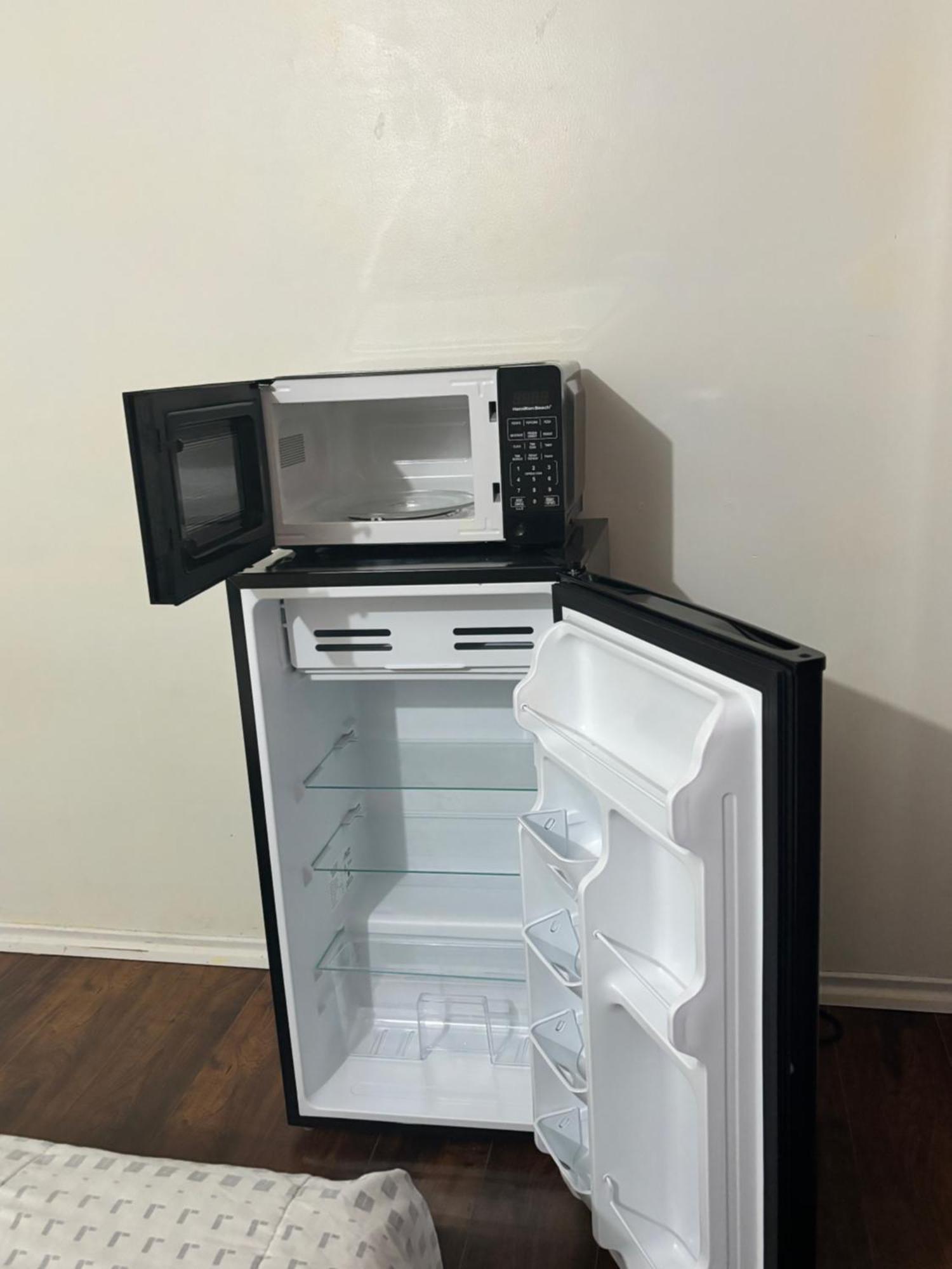 Bright Queen Room Close To Sheridan College And Airport Brampton Eksteriør billede