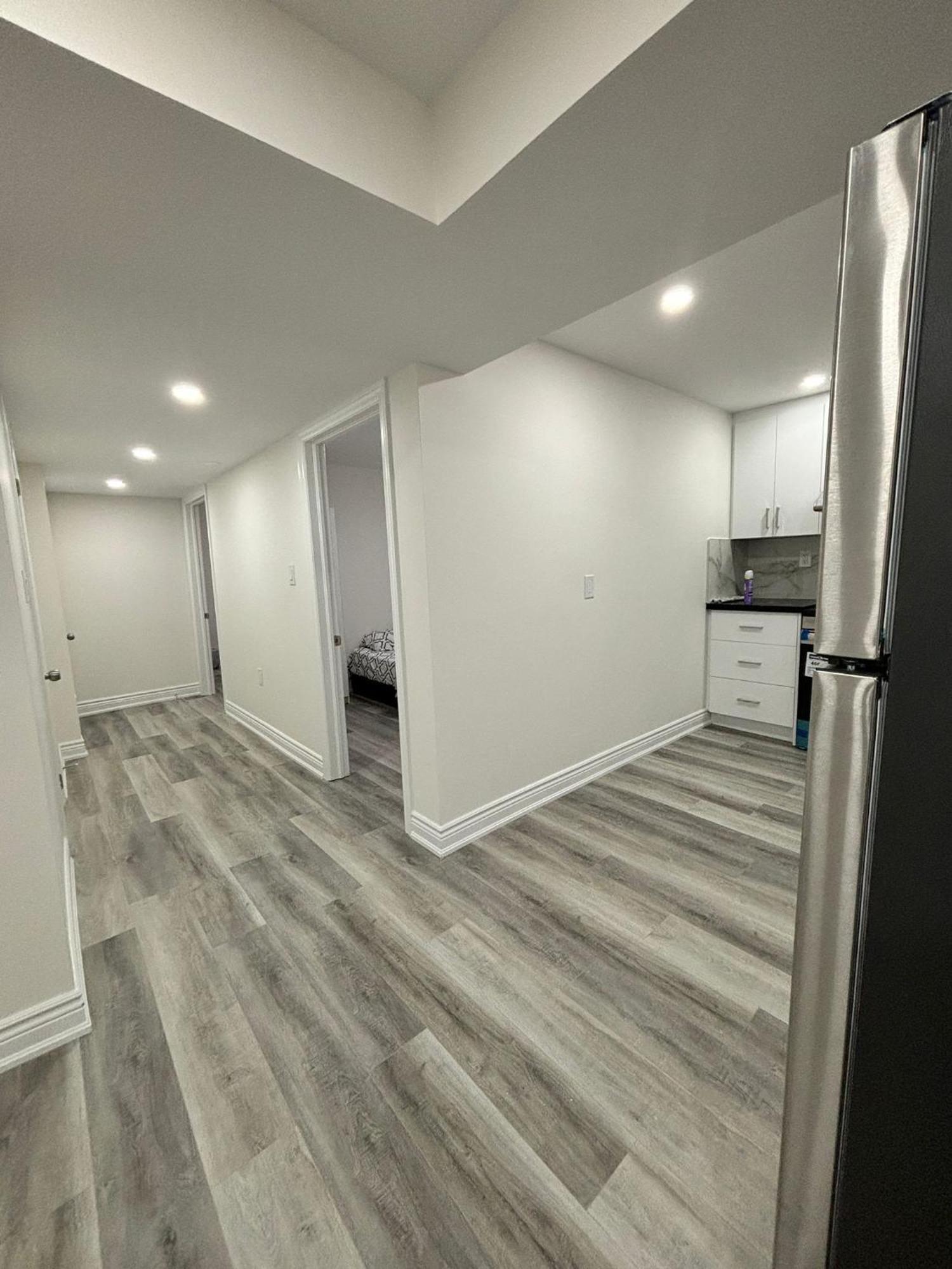 Bright Queen Room Close To Sheridan College And Airport Brampton Eksteriør billede